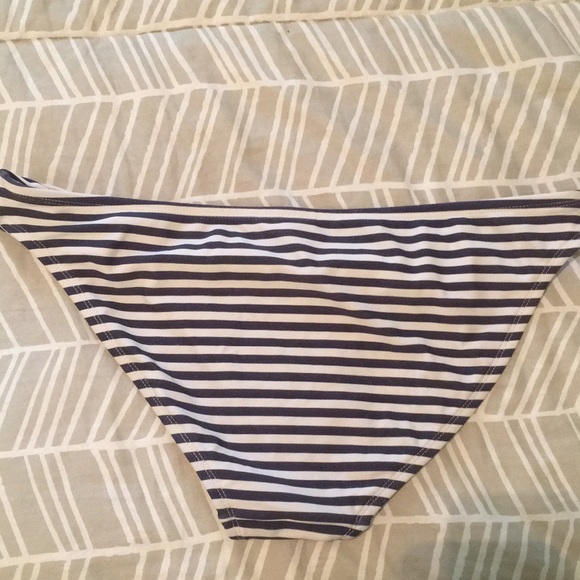 Xhilaration large striped swimsuit bottoms - Picture 2 of 2